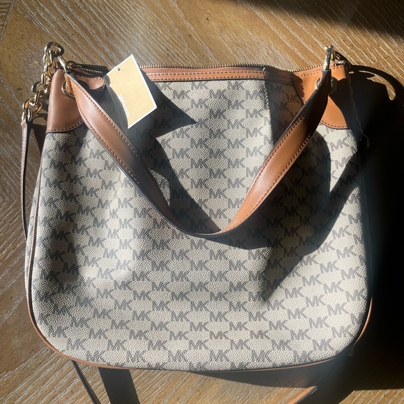 MICHEAL KORS WOMENS JET SET NATRUAL JACQUARD LARGE CONVERTIBLE SHOULDER BAG NEW - Picture 2 of 6